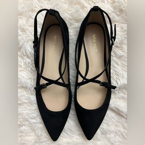 Nine West size 9.5 Black Flats